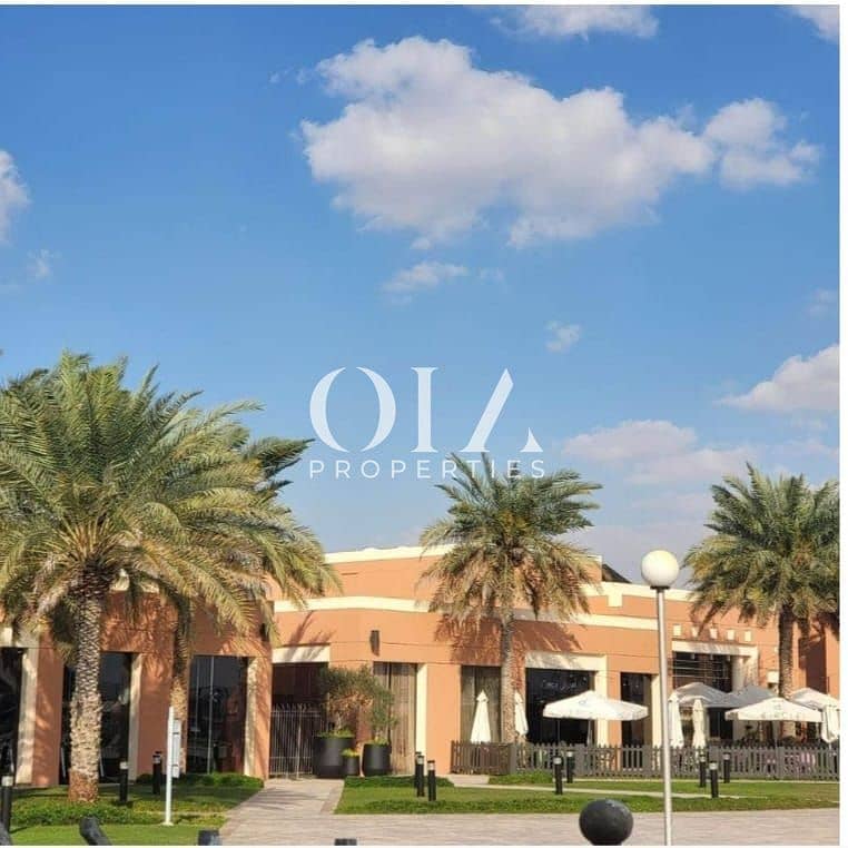 4 bedrooms Villa in Abu Dhabi, UAE No. 18520