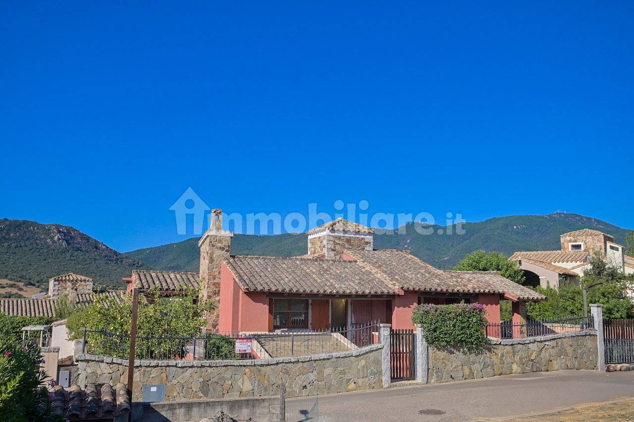 3 bedrooms Villa in Sardinia, Italy No. 288330