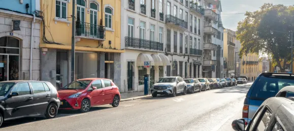 115m² Commercial property in Lisbon, Portugal No. 165402 8