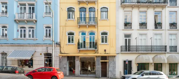 115m² Commercial property in Lisbon, Portugal No. 165402 3