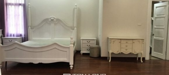 4 bedrooms Villa in Tay Ho, Vietnam No. 998 10