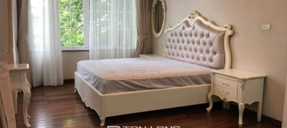 4 bedrooms Villa in Tay Ho, Vietnam No. 998 12