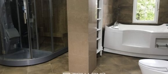 4 bedrooms Villa in Tay Ho, Vietnam No. 998 13