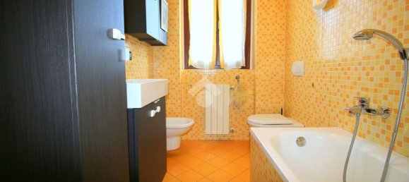 Apartamento T3 em Caronno Pertusella, Italy N.º 361277 14