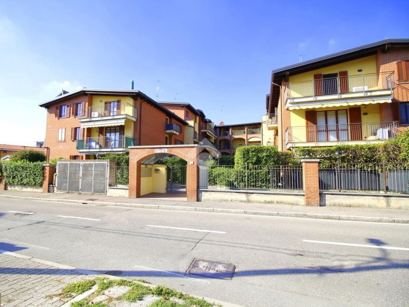 Apartamento T3 em Caronno Pertusella, Italy N.º 361277