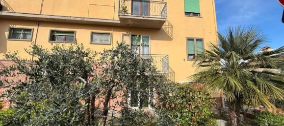 3 bedrooms Apartment in Terricciola, Italy No. 191117 2