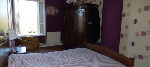 3 bedrooms House in Millieres, France No. 357387 6