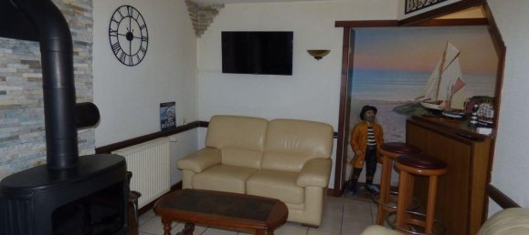 3 bedrooms House in Millieres, France No. 357387 3