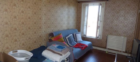 3 bedrooms House in Millieres, France No. 357387 7