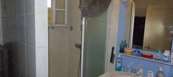 3 bedrooms House in Millieres, France No. 357387 5