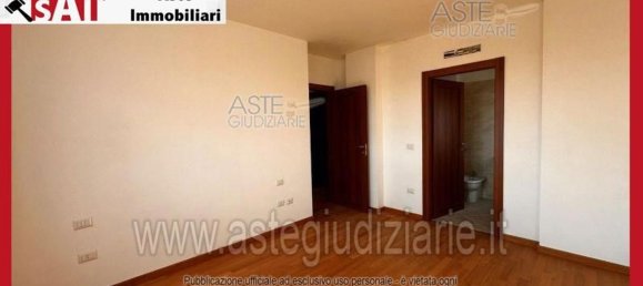 5 bedrooms Apartment in Rome, Italy No. 330865 9