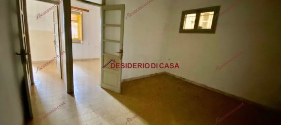 5 rooms Apartment in Campofelice di Roccella, Italy No. 102758 4