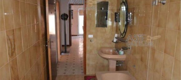 4 rooms Apartment in Fiumefreddo di Sicilia, Italy No. 204942 6