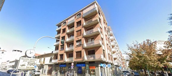 4 rooms Apartment in Chivasso, Italy No. 12211 3