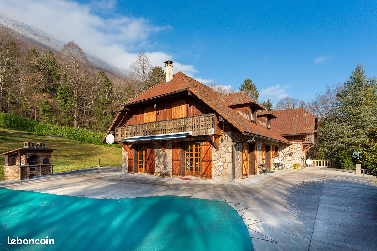 4 bedrooms House in Le Bourget-du-Lac, France No. 286156