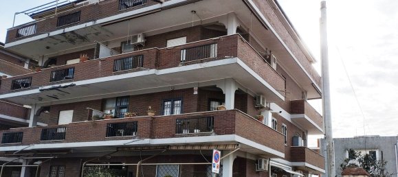 4 rooms Apartment in Pomezia, Italy No. 229587 2