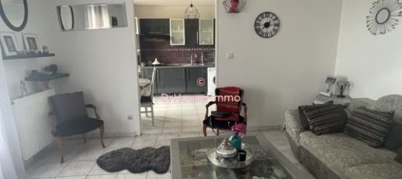 Casa de 3 dormitorios en Stains, France No. 321742 3