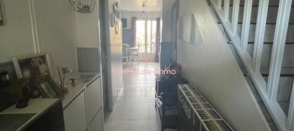 Casa de 3 dormitorios en Stains, France No. 321742 8