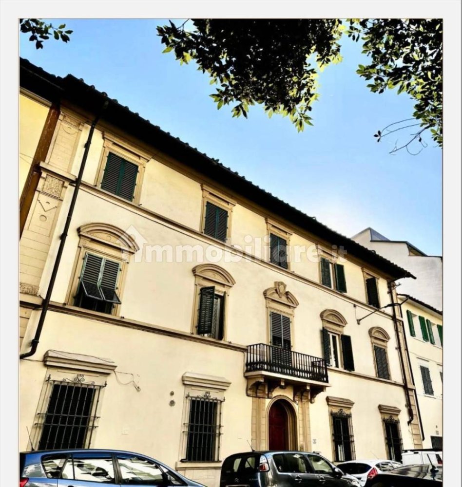 2 bedrooms Apartment in Florence, Italy No. 330113