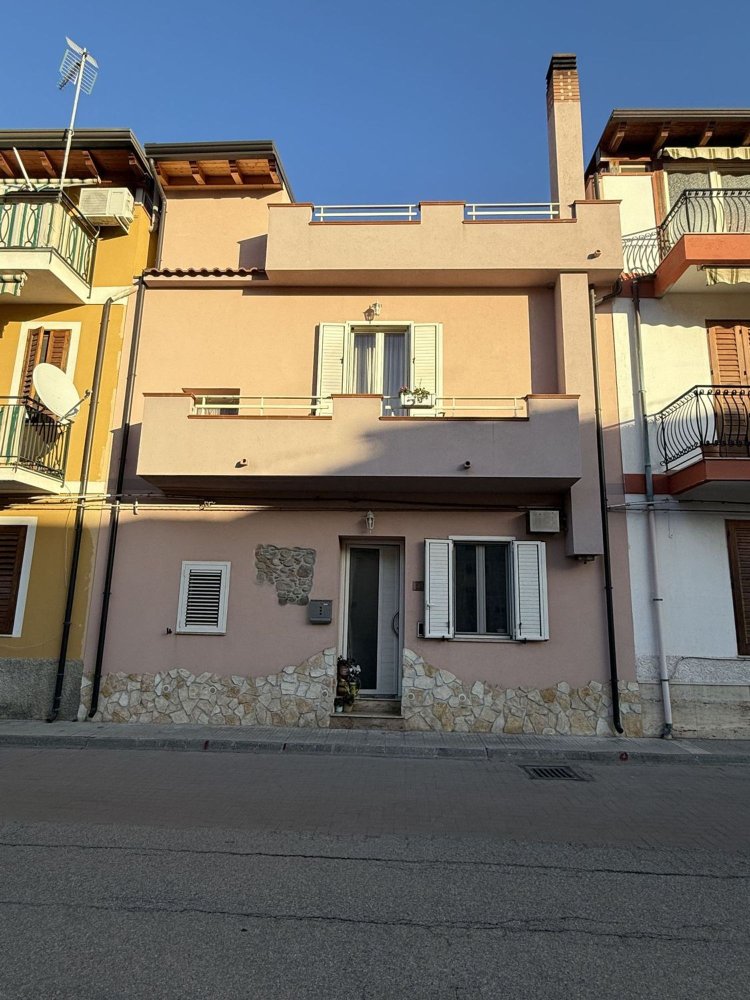 7 rooms House in Falcone, Italy No. 90874