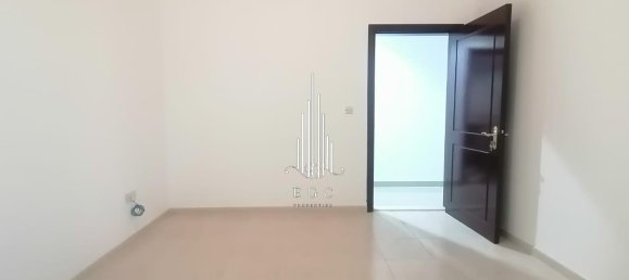 3 bedrooms Apartment in Al Khalidiya, UAE No. 56160 11