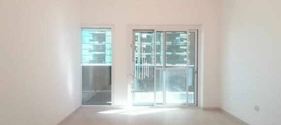 3 bedrooms Apartment in Al Khalidiya, UAE No. 56160 5