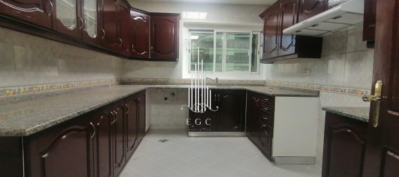 3 bedrooms Apartment in Al Khalidiya, UAE No. 56160 19
