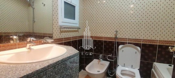 3 bedrooms Apartment in Al Khalidiya, UAE No. 56160 22