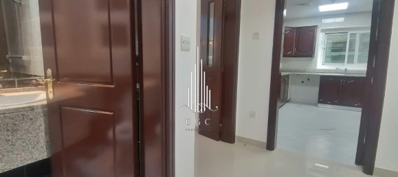 3 bedrooms Apartment in Al Khalidiya, UAE No. 56160 16
