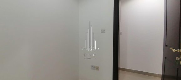 3 bedrooms Apartment in Al Khalidiya, UAE No. 56160 13