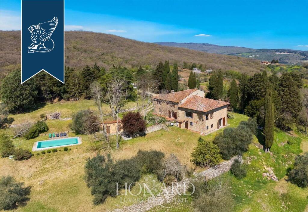 7 bedrooms Land in Pontassieve, Italy No. 370948