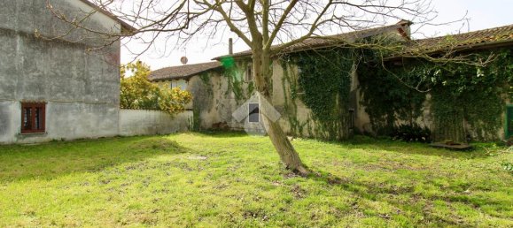 5 bedrooms House in Udine, Italy No. 74079 6