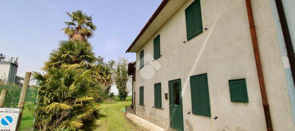 5 bedrooms House in Udine, Italy No. 74079 2