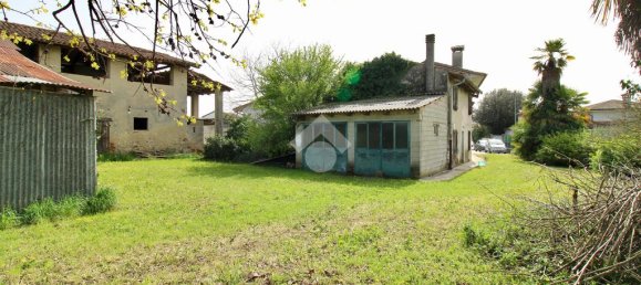 5 bedrooms House in Udine, Italy No. 74079 10