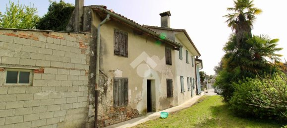 5 bedrooms House in Udine, Italy No. 74079 4