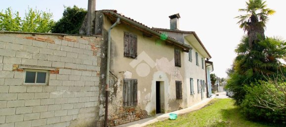 5 bedrooms House in Udine, Italy No. 74079 3