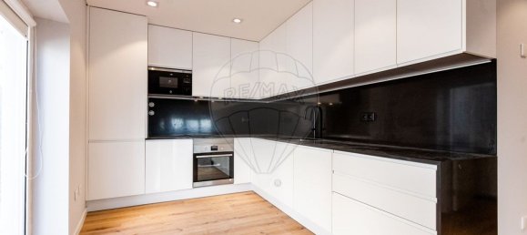 3 bedrooms House in Palmela, Portugal No. 19892 19