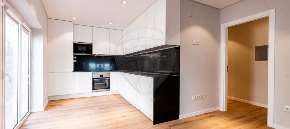 3 bedrooms House in Palmela, Portugal No. 19892 18