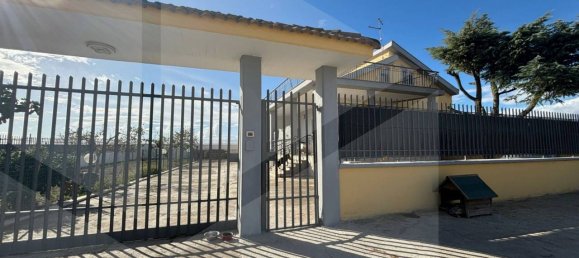 5-salle Villa à Foggia, Italy No. 21287 3