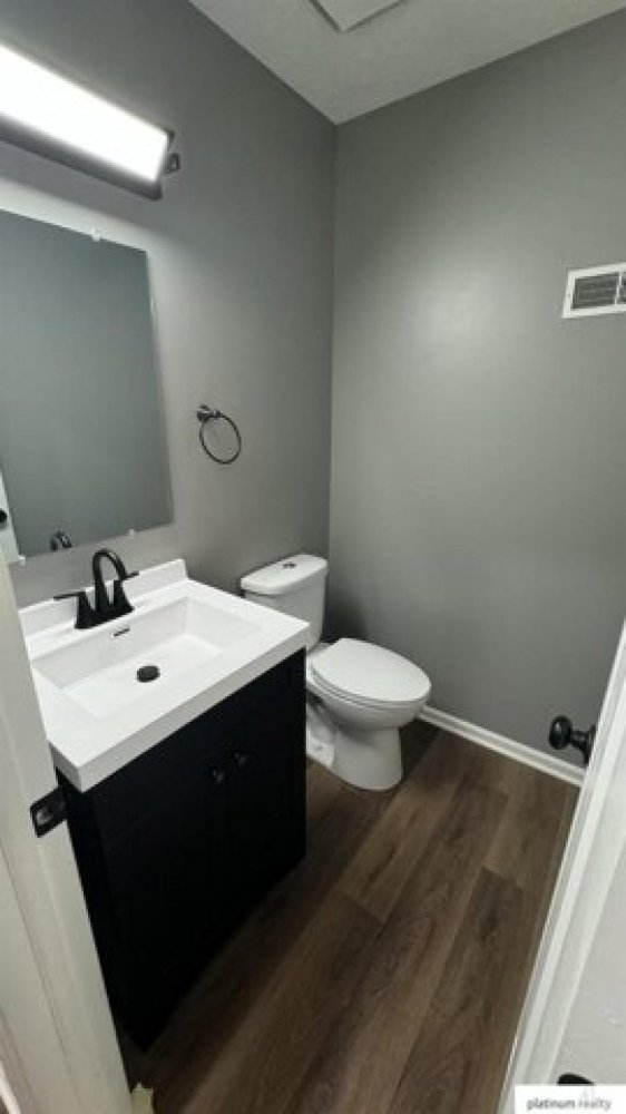 Casa de 4 dormitorios en Omaha, USA No. 370790