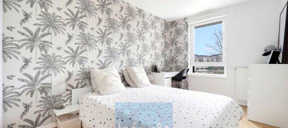 1 bedroom Apartment in Clichy, France No. 146519 5