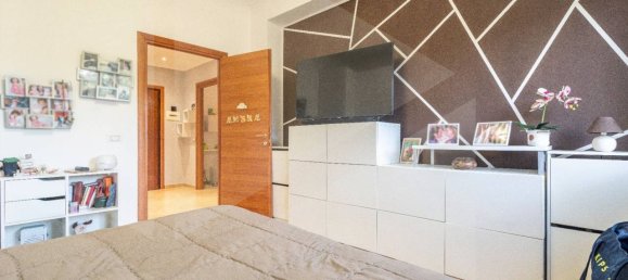 Квартира с 3 комнатами в Рим, Италия № 24586 29