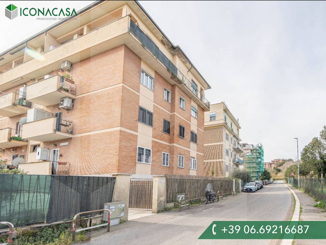 Квартира с 3 комнатами в Рим, Италия № 24586