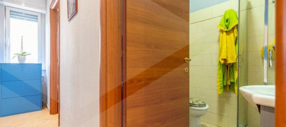 Квартира с 3 комнатами в Рим, Италия № 24586 21