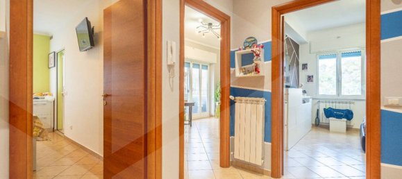 Квартира с 3 комнатами в Рим, Италия № 24586 4