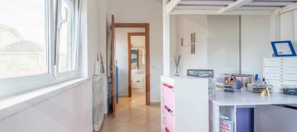 Квартира с 3 комнатами в Рим, Италия № 24586 33