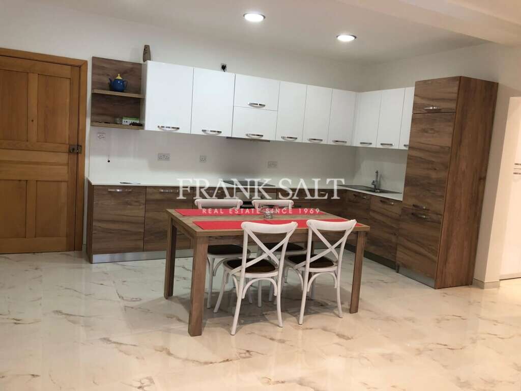 Квартира с 2 спальнями в Сент-Джулианс, Мальта № 3263