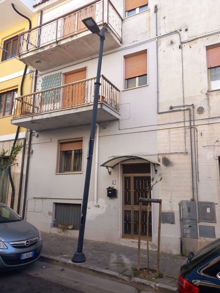 8 rooms House in Tollo, Italy No. 197524