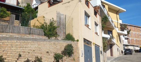 8 rooms House in Tollo, Italy No. 197524 31