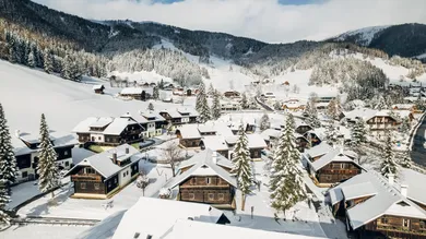 Отель, гостиница с 12 комнатами в Бад Клайнкирхгайм, Австрия № 91844